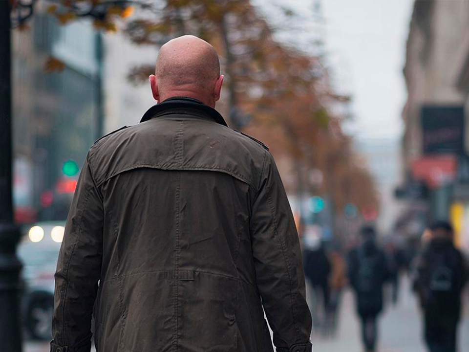 Лысина снова в тренде: почему мужчины бросились бриться под ноль