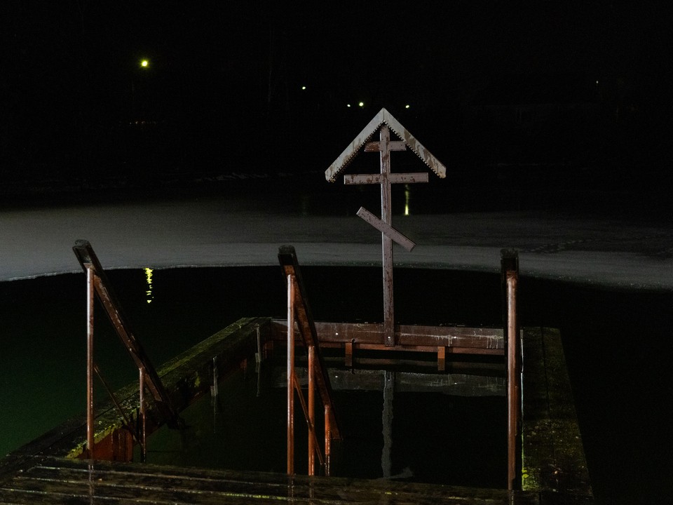 Стало известно, где можно будет окунуться в купель на Крещение в Мытищах