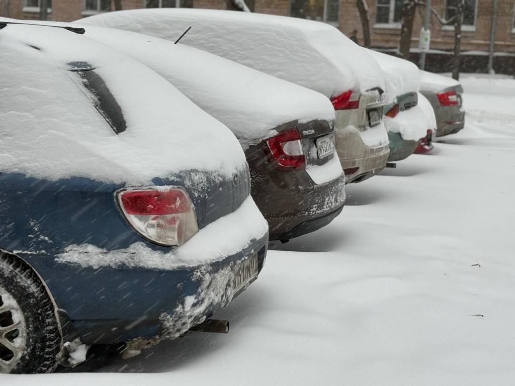 Выбраться из снежного плена: во сколько обойдется срочный отогрев машины в сильный мороз