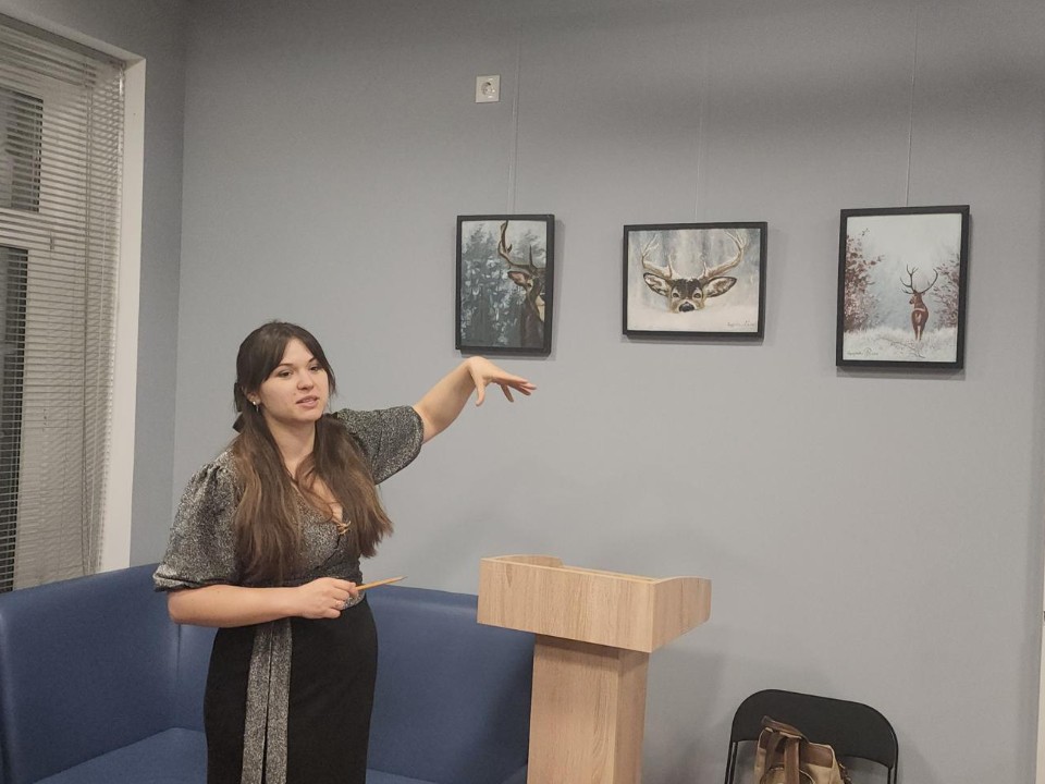 В Центральной библиотеке провели вечер настолок и открыли выставку картин