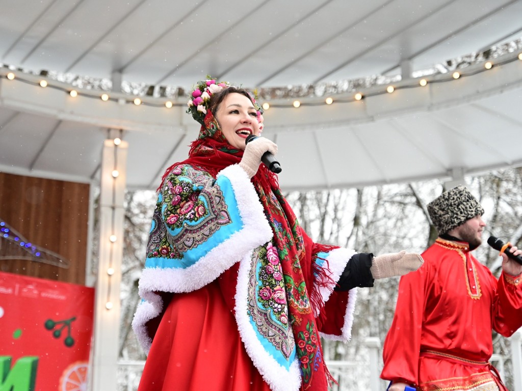 Воскресенцев приглашают водить хороводы и расписывать игрушки в парке усадьбы Кривякино