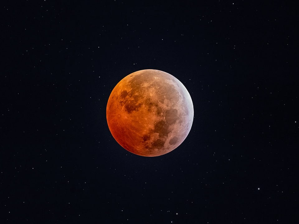 В 2026 году россияне смогут увидеть сразу два затмения