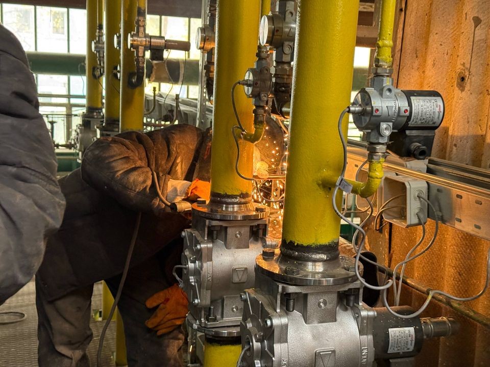 Испытание на прочность: как в Химках спасли магазин от последствий коммунальной аварии