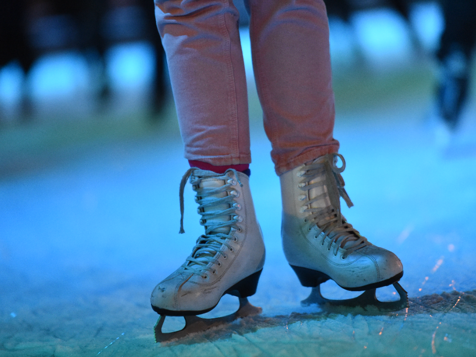 Зимние каникулы на коньках: где и когда кататься в Серебряных Прудах