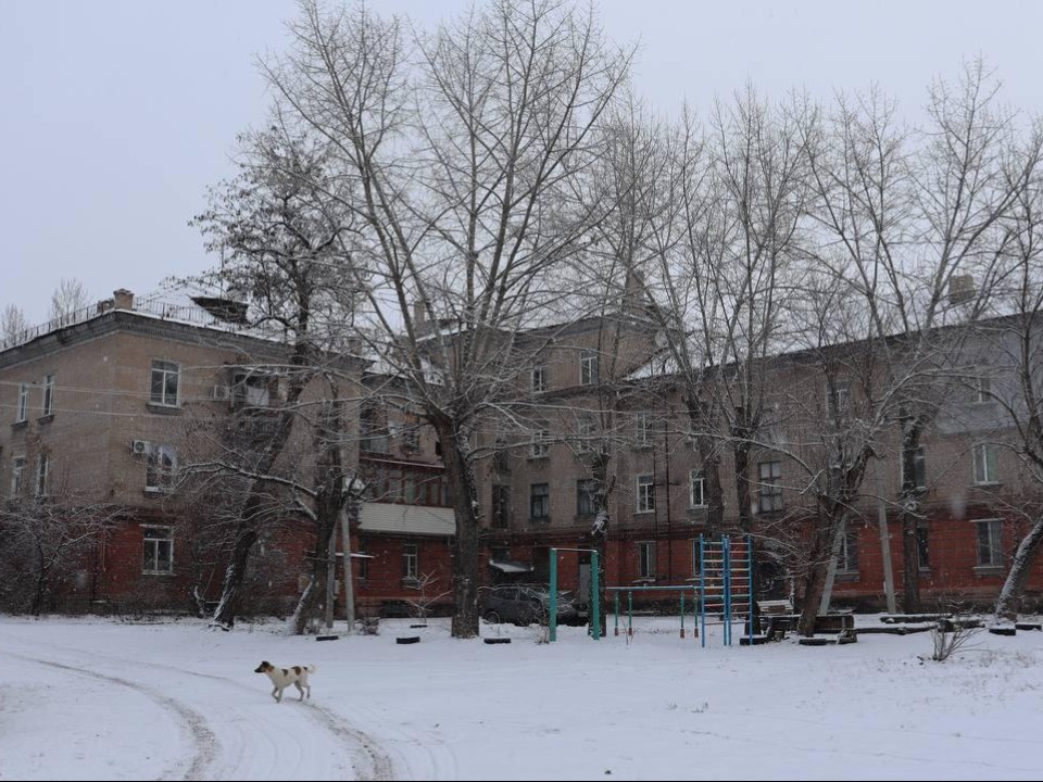 Трехэтажная история: подмосковные специалисты помогают сохранить дом в Луганской области