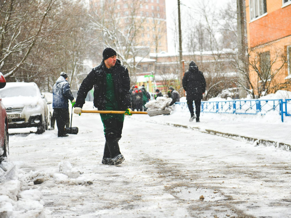 Снег и наледь на улице 8 Марта ликвидировали по просьбам химчан