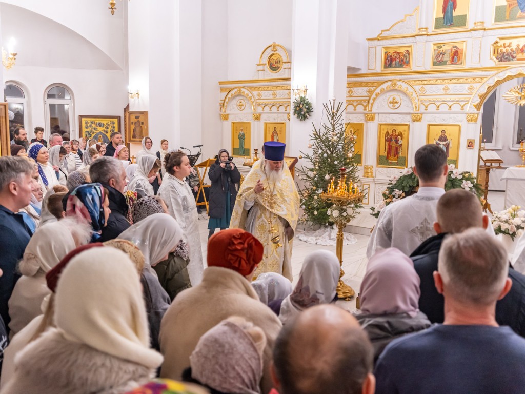 Светлый праздник в главном храме: как Ступино встретило Рождество Христово