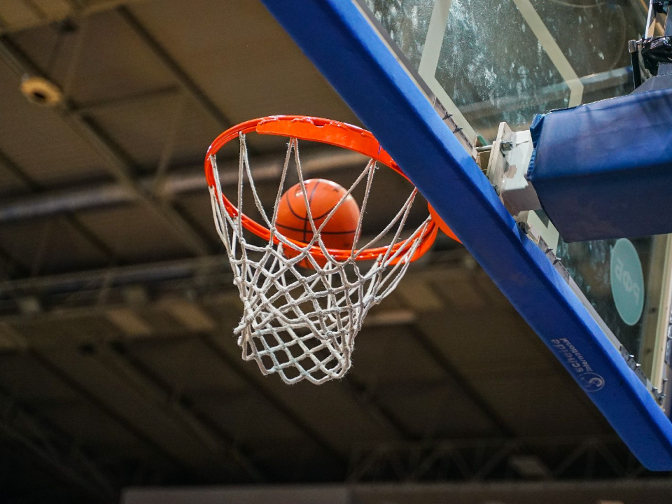 Новый этап Красногорской школьной лиги: стартуют  матчи по баскетболу среди мальчиков