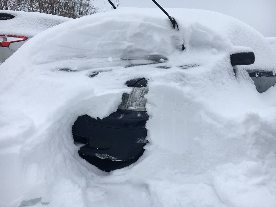 Снежный вызов в Ступине: щетка вместо лопаты и лежачие перерывы