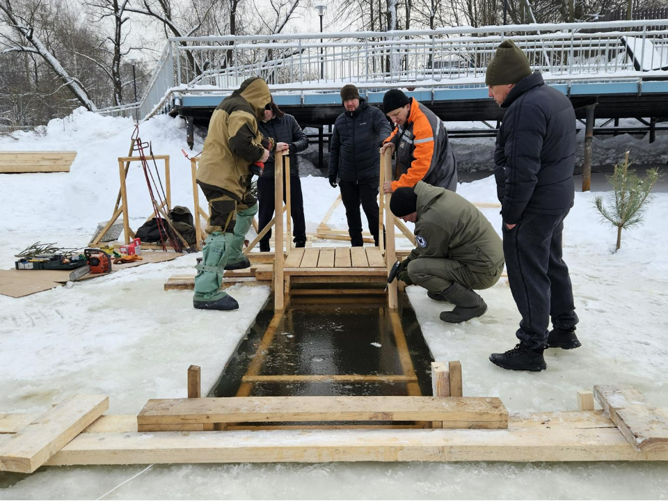 Специалисты создадут ледяные шедевры у купели на Котовском заливе