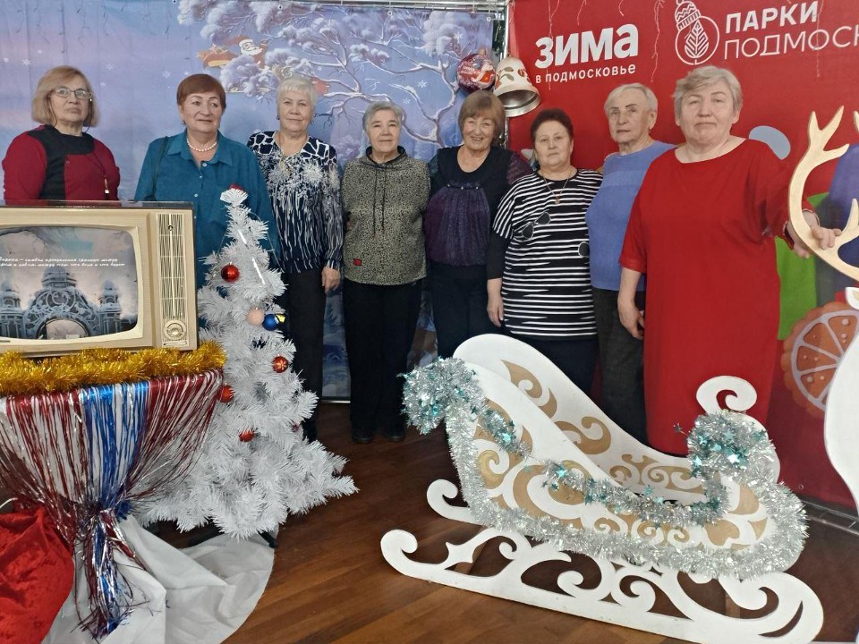 Когда песни собирают друзей в Вербилках: как проходят творческие встречи для жителей старшего поколения