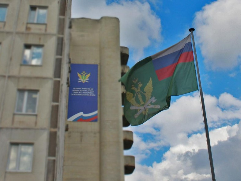 Робот «Полина» нагадает, заказан ли вам выезд из России: чем еще может быть полезен жителям Подмосковья виртуальный помощник судебных приставов