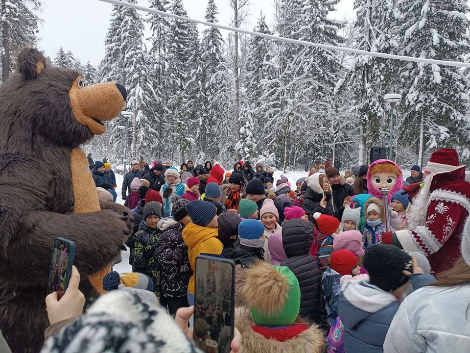 Зимнее колдовство победили на новогоднем празднике в Зеленоградском