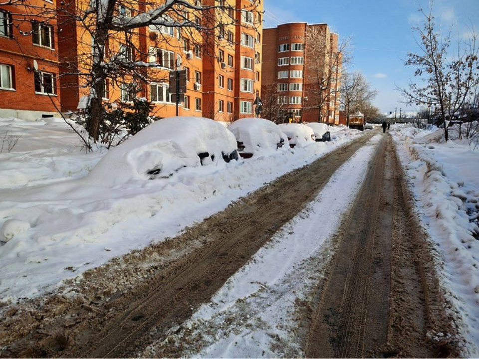 Жителей Спортивной просят на время убрать автомобили