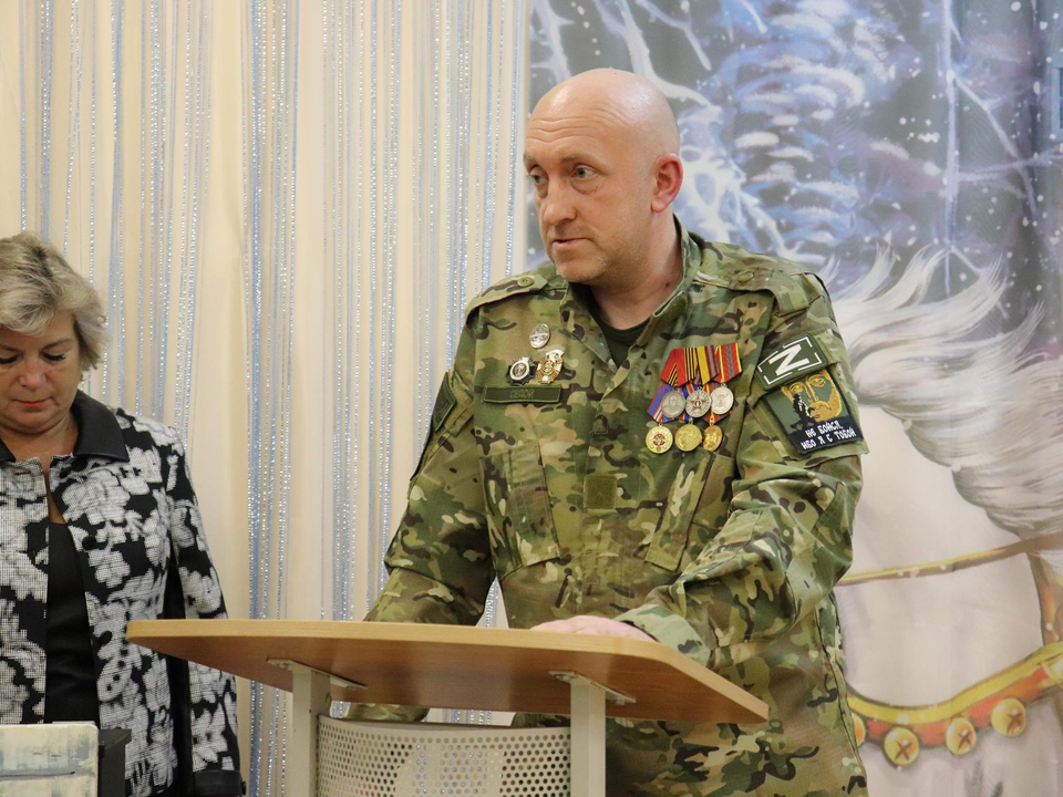 Чтобы помнили: депутаты и ветераны провели патриотический урок в школе