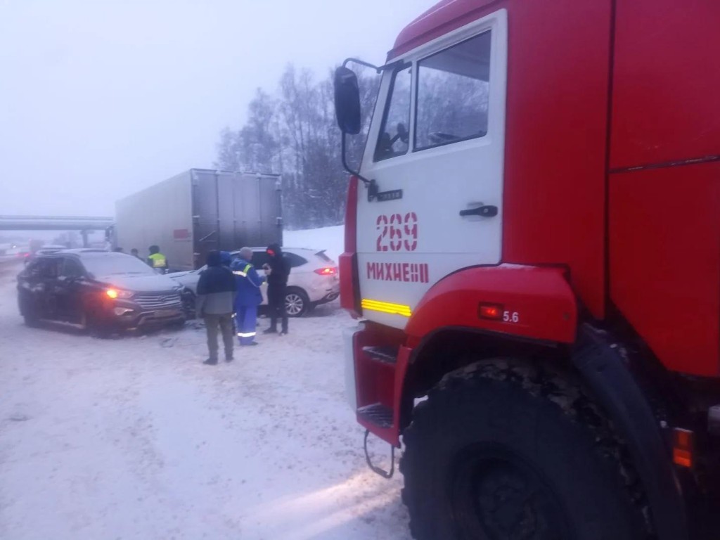 Шесть машин в кювете: что случилось на трассе М‑4 «Дон» в Ступине?
