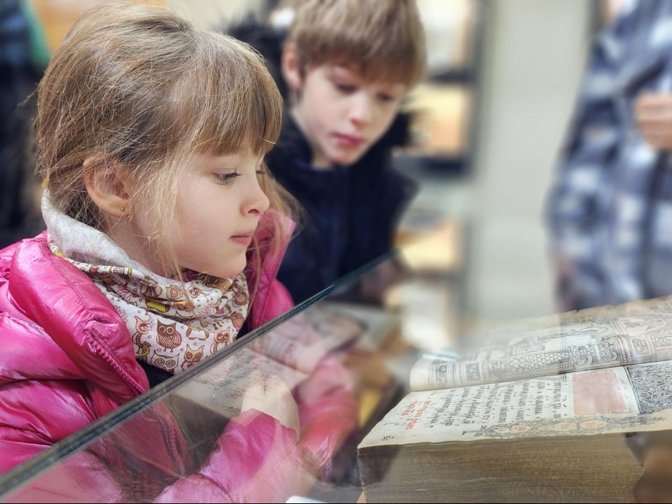 Волоколамский музей Библии показал, чем в XIII веке занимался на уроках мальчик Онфим