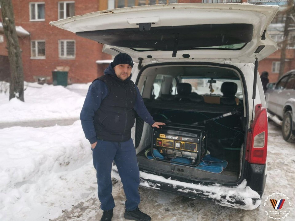 «Своих не бросают»: ветеран СВО из Орехово-Зуева передал новый генератор на фронт