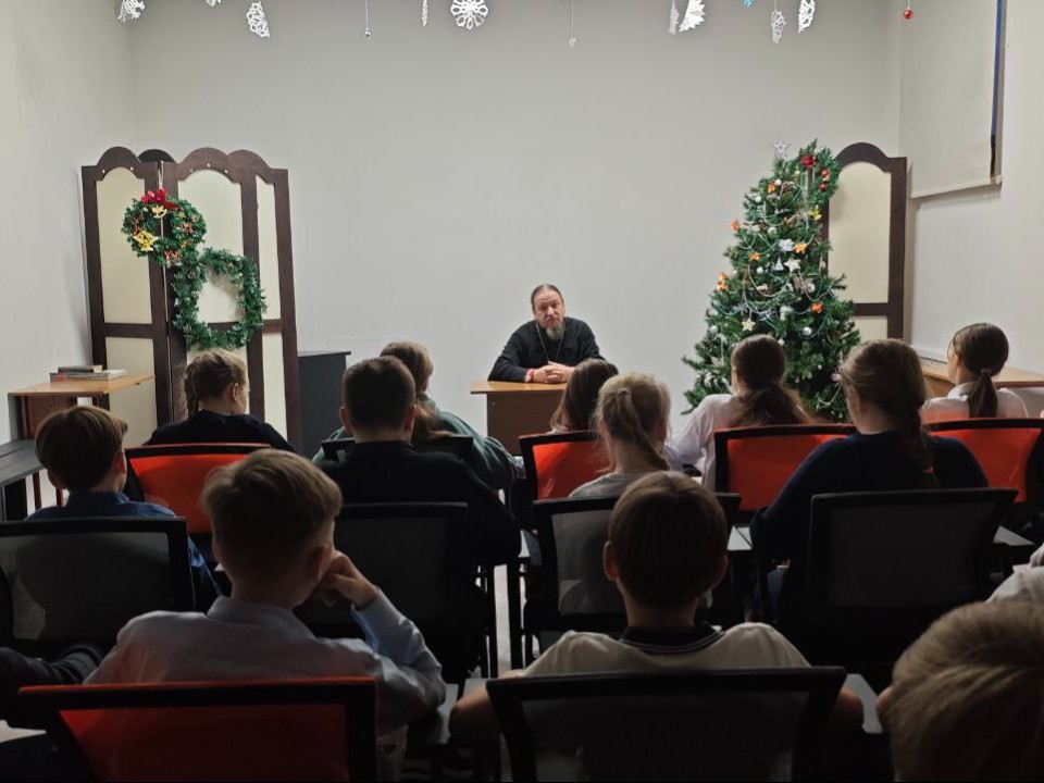 Накануне Крещения в Центральной библиотеке прошли духовные встречи со священником