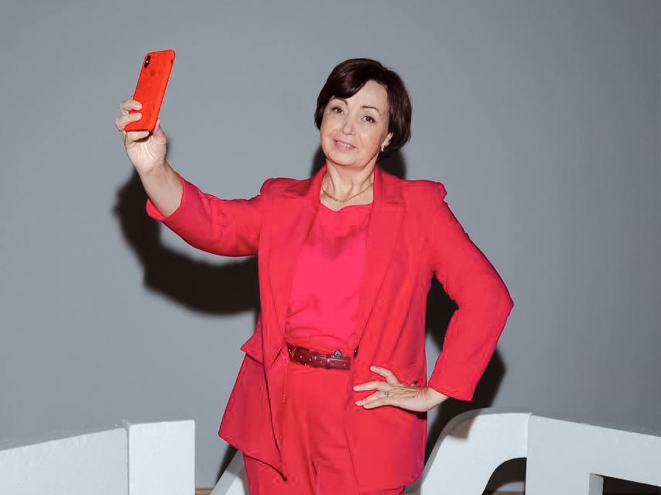 «В 53 года забрать трудовую и уйти в рилсы»: реальные истории подмосковных блогеров в возрасте