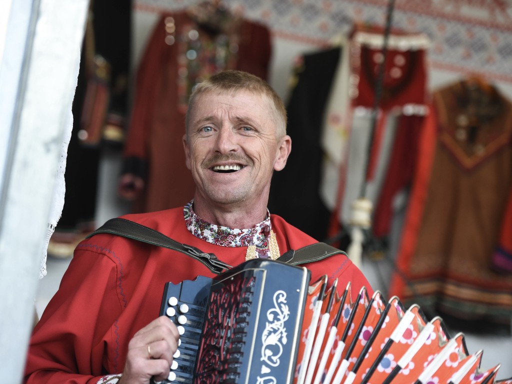 Воскресенцев приглашают на концерт ансамбля русских народных инструментов