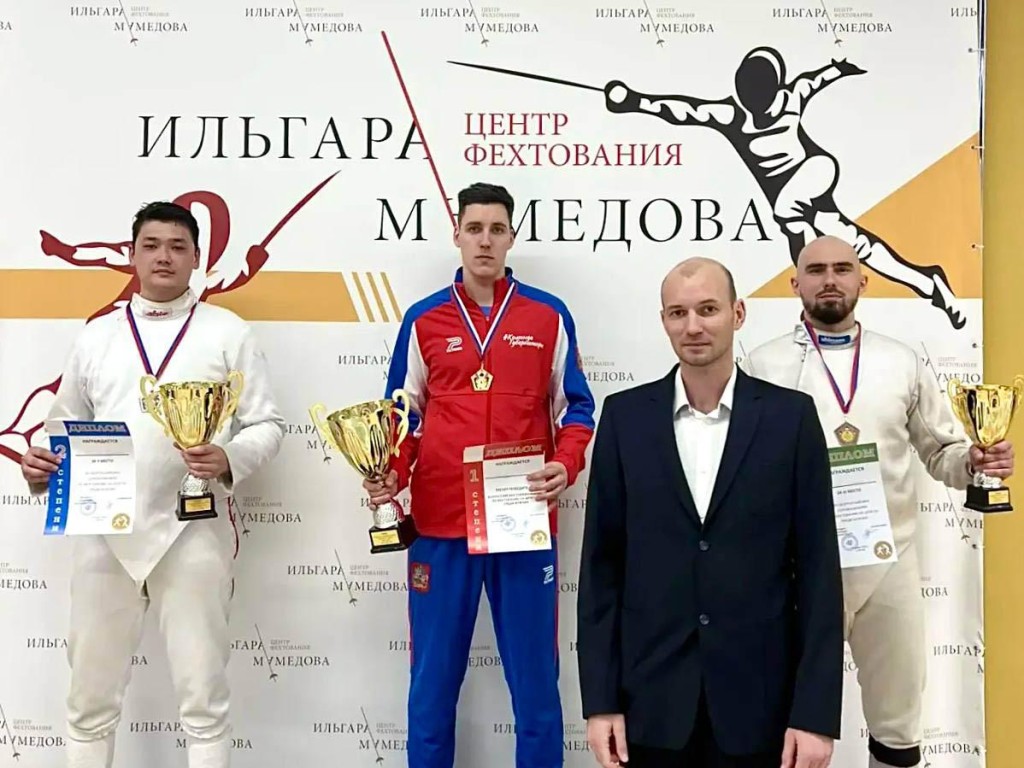 Шпажный блиц: как подмосковный атлет оставил позади олимпийского призера