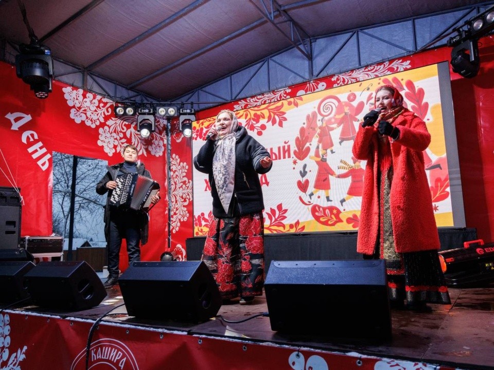 На фестивале «День Вален'Ока» выступили Людмила Николаева и ансамбль «Русская душа»