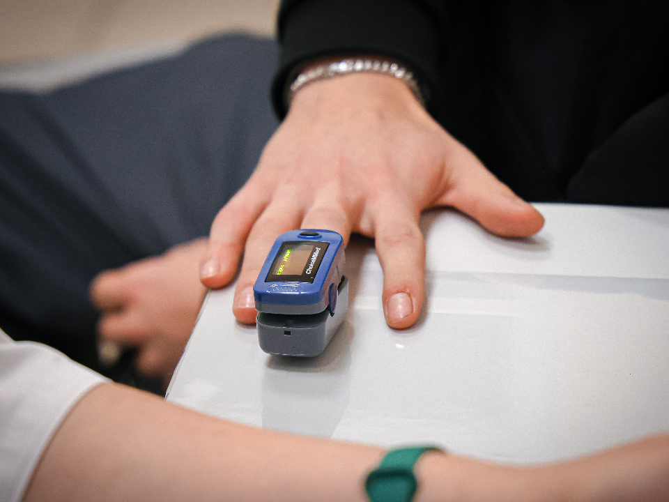 Невролог, эндокринолог и окулист: зачем в Троицу едет бригада медиков