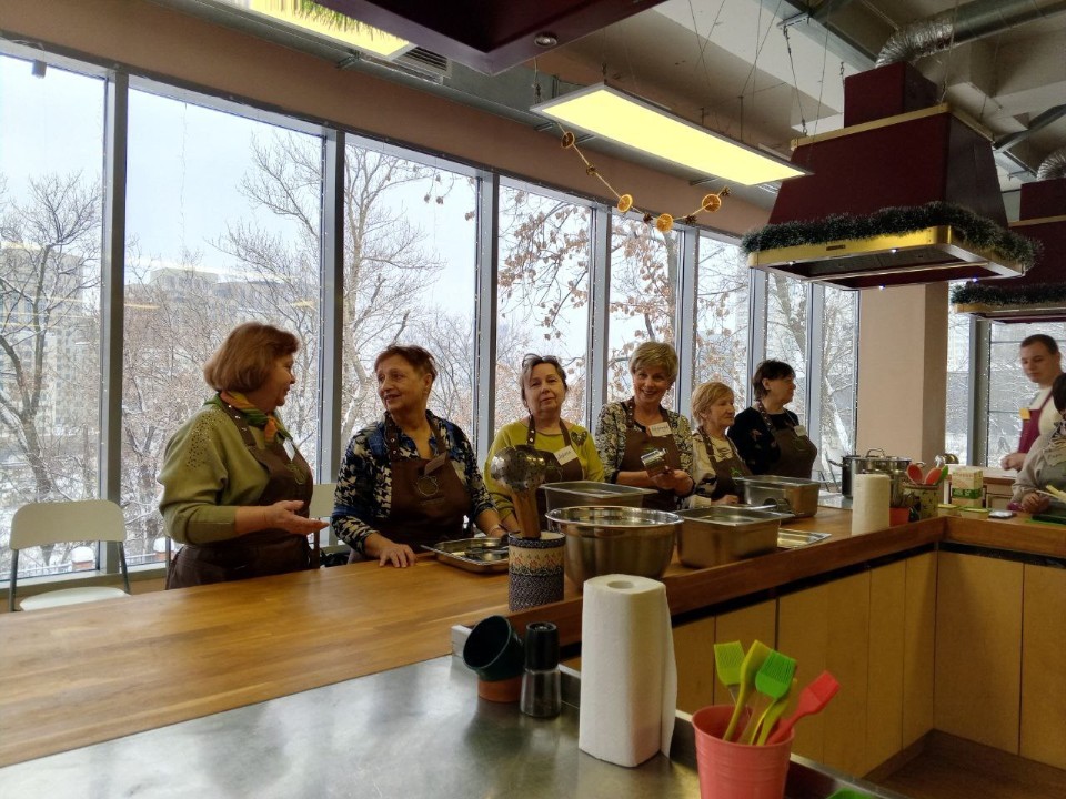 Видновчане посетили кулинарный клуб: курица Блюменталя и чам с горошком в меню