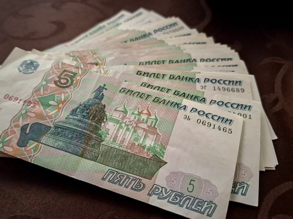 Игрушечные деньги вне закона? Почему намерены запретить сувениры, похожие на банкноты и монеты