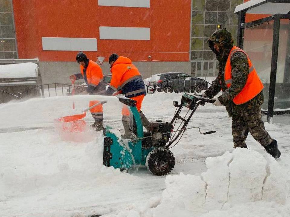 Последствия разгула циклона в Мытищах круглосуточно убирают 900 рабочих