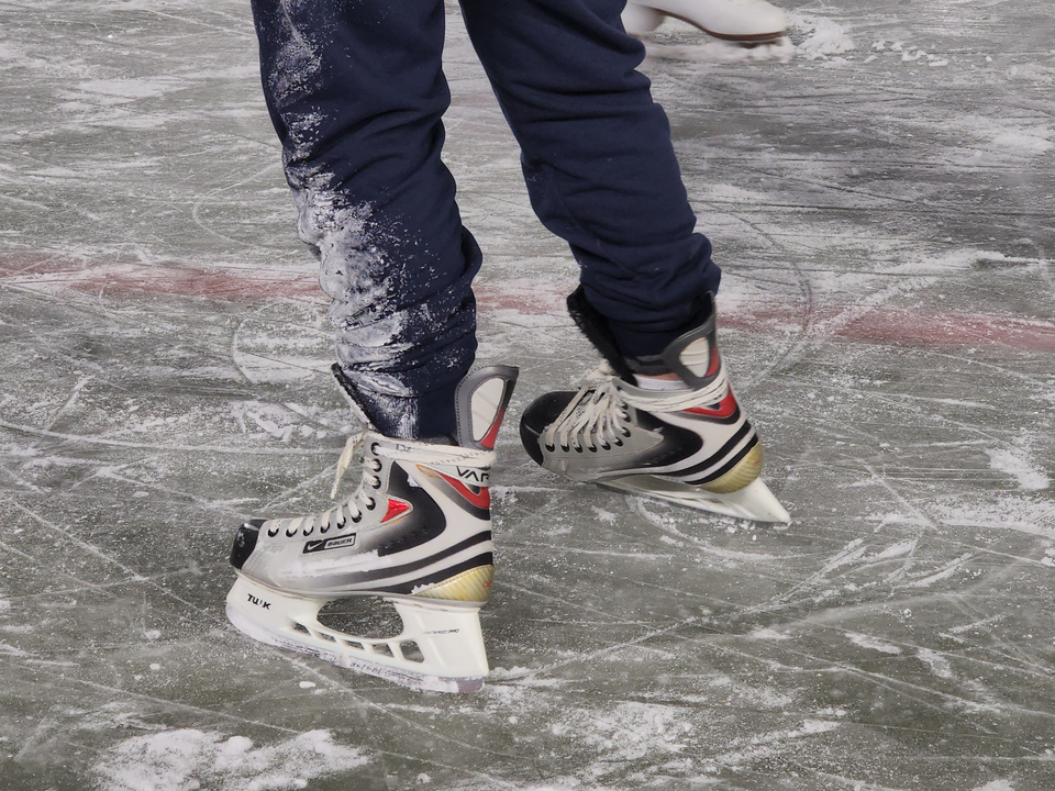 Четыре сеанса с 14:00: как будет работать городской каток 1 января