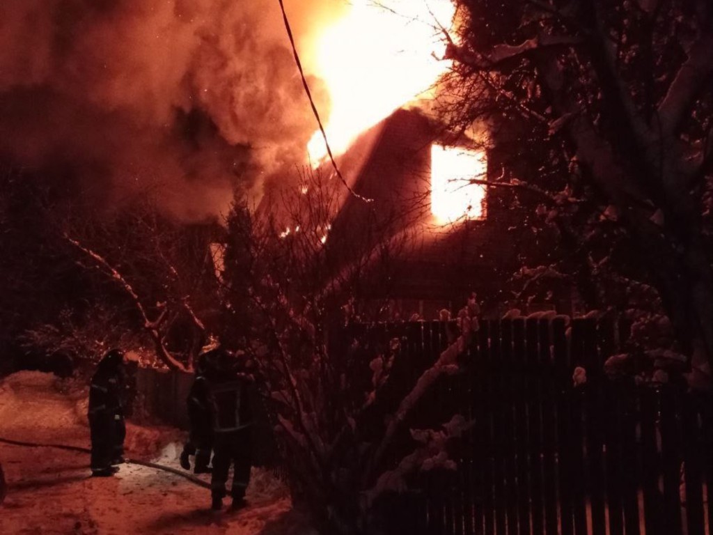 В канун Рождества в СНТ под Раменским сгорел дом, к счастью, без пострадавших
