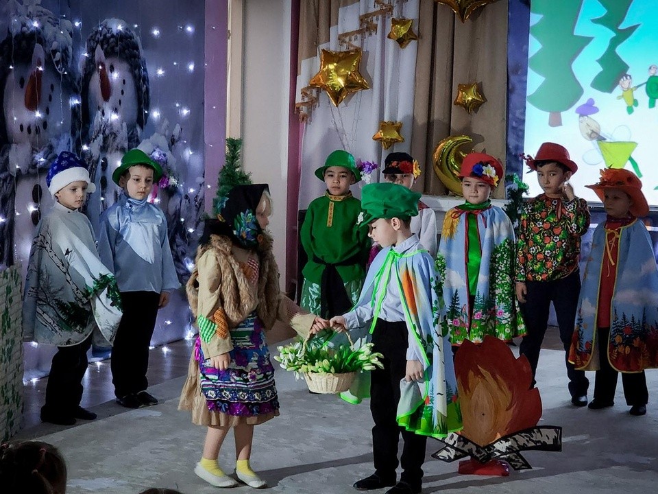 Инновационный проект: в детском саду Бронниц поставили сказку «12 месяцев»