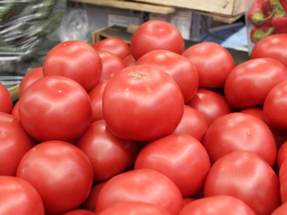 Цены снизились на помидоры, апельсины и лимоны