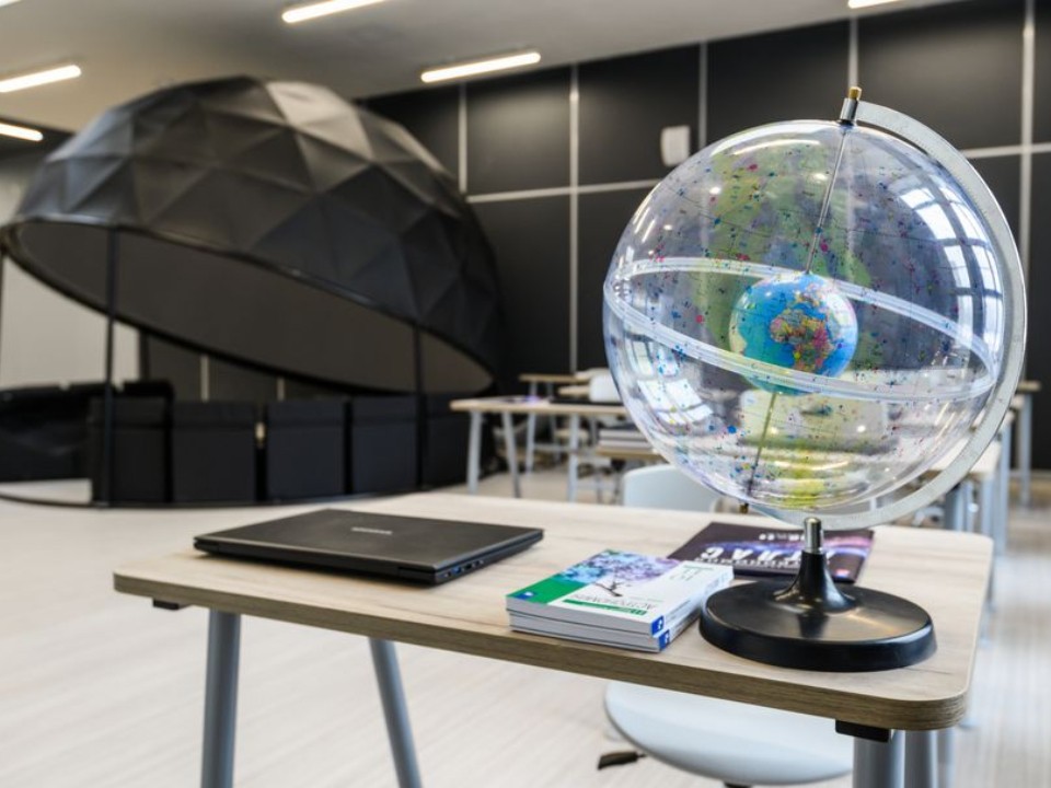 Кому ждать пенсию в ₽300 тыс.? Искусственный интеллект рассказал, кем нужно работать