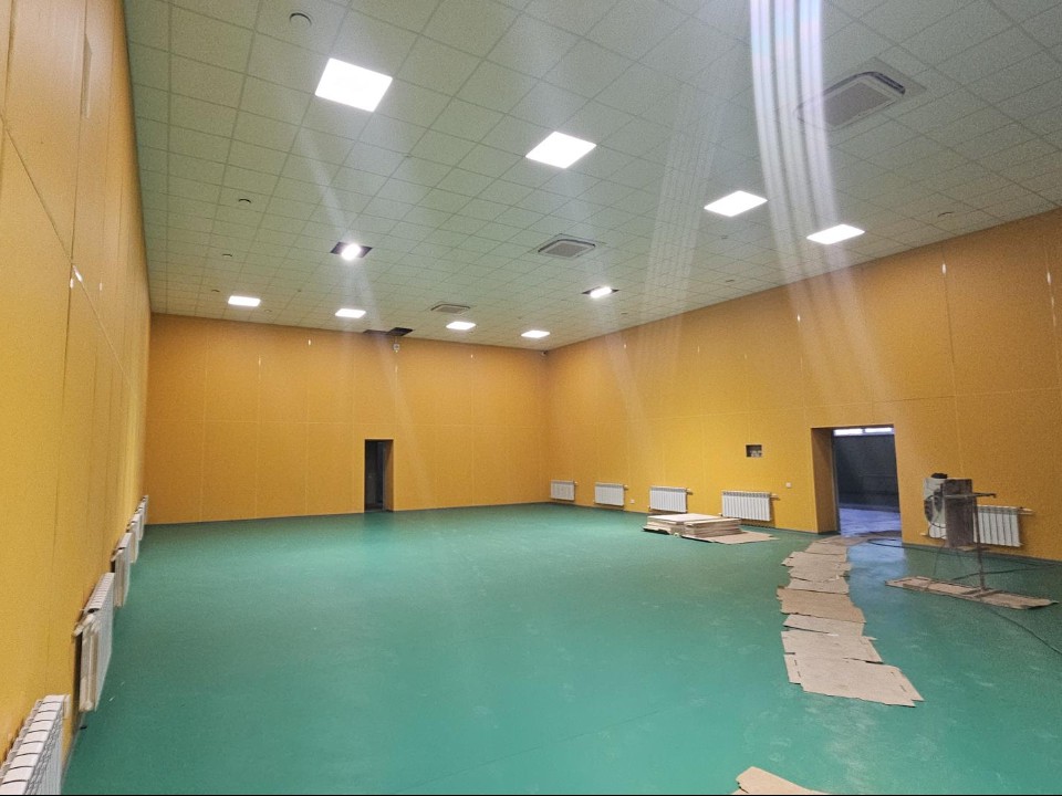 Из руин — в современный спортцентр: восстановленная спортшкола в Запорожской области готовится принять своих воспитанников