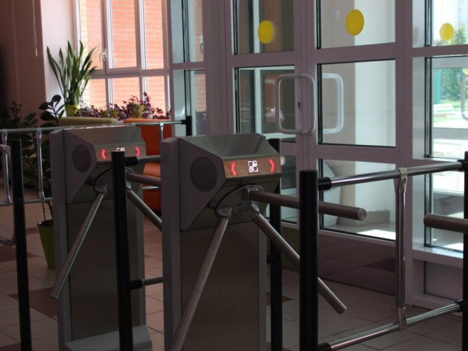 Никаких больше бабушек-вахтерш: школы будут охранять по ГОСТу