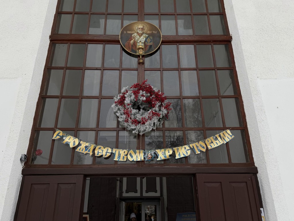 От колядок до сладких подарков: как в Никольском храме отметили Рождество с детьми