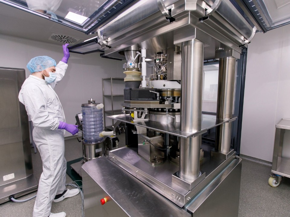 ВИЧ — не приговор: новый препарат от подмосковной компании поможет тысячам детей с вирусом иммунодефицита