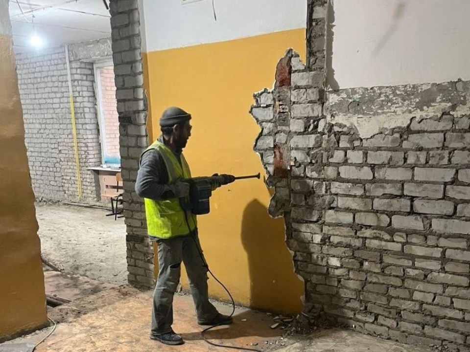 От демонтажа до новой мебели: этапы большого пути по капремонту школы в деревне Кузнецы