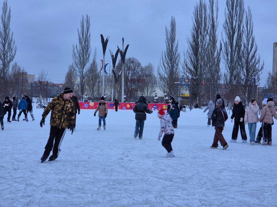 Открытые катки в городе: куда сходить этой зимой