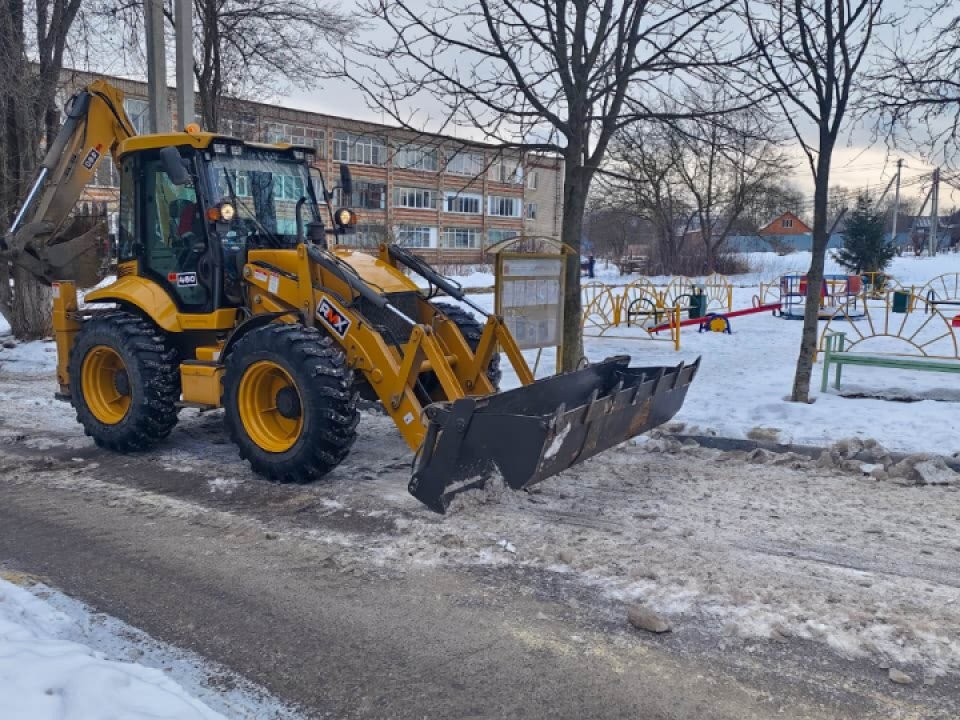 Более 600 кубов снега вывезено в Краснознаменске, несмотря на мороз