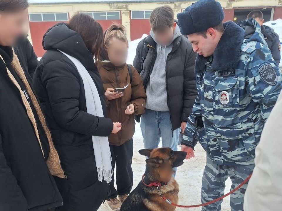 Учебный день по новым правилам: в Луховицком авиационном техникуме провели акцию «Студенческий десант»