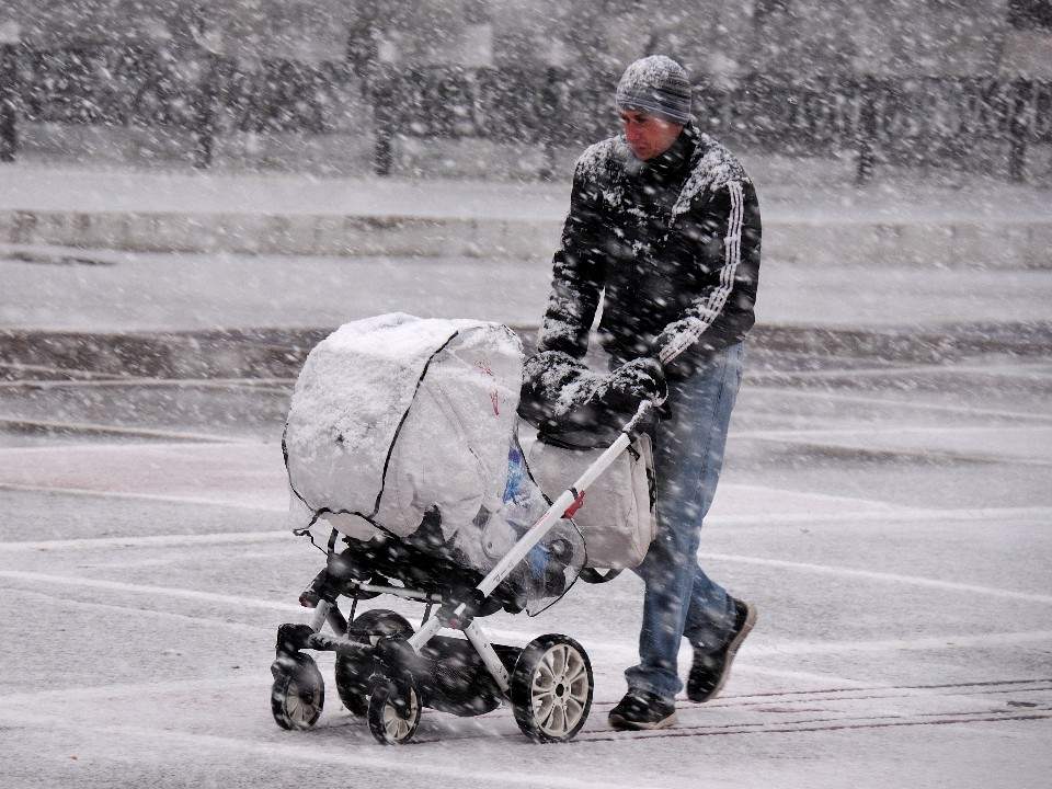 Чтобы помочь жене после роддома: отцам могут давать дополнительный отпуск сразу после рождения ребенка