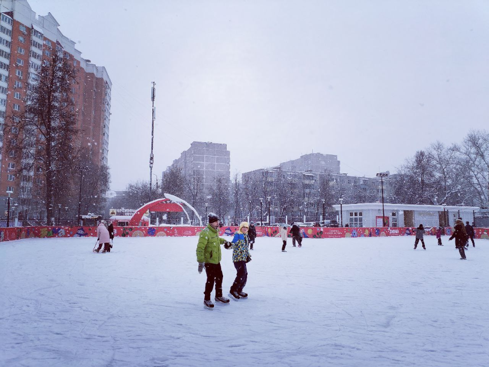 Погода подвела: каток в парке Талалихина в Подольске не работает 9 января