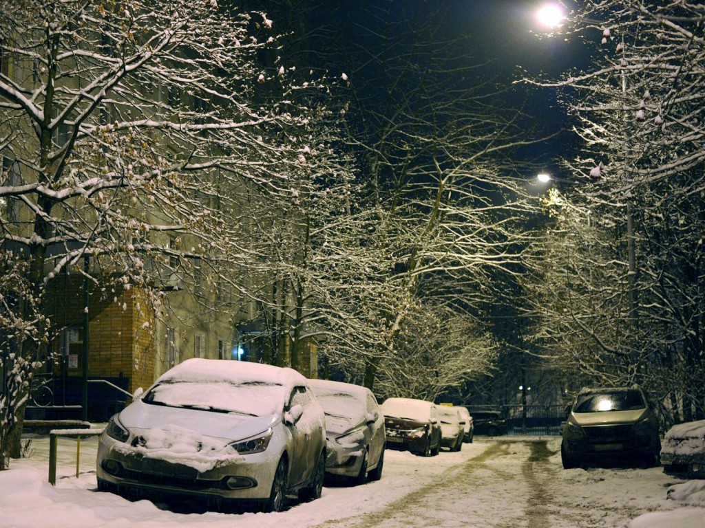 Уникальный «помощник»: в Одинцове заметили беспилотный снегоборец