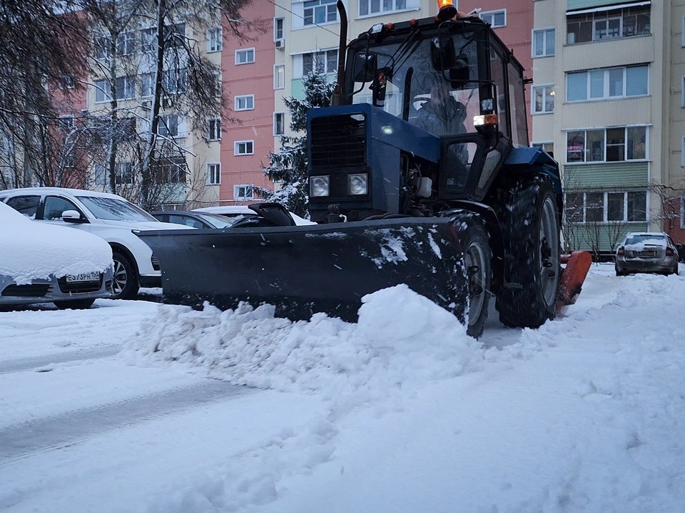Вся спецтехника города задействована в ликвидации снежных завалов на улицах