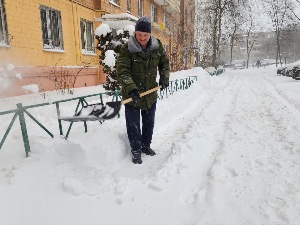 Жители округа помогают коммунальным службам устранять последствия циклона «Фрэнсис»