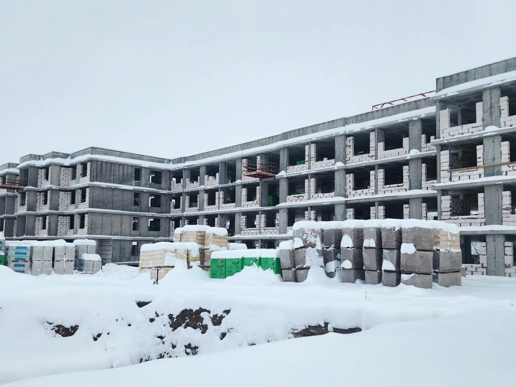 Строители нового дома на Московской улице начали монтаж систем отопления